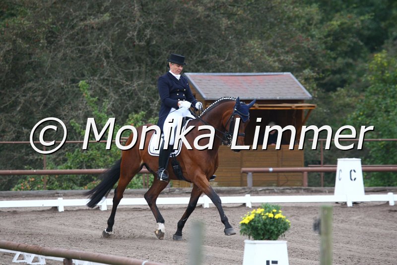 009M9467_Avantgarde_Dressur S St. Georg.JPG